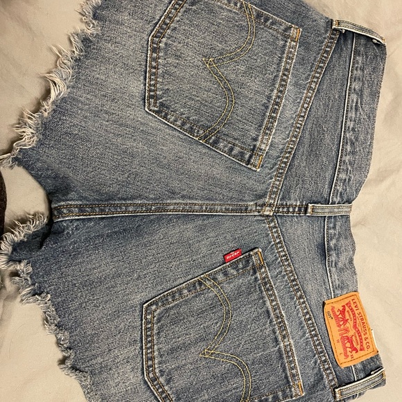 501 Pants - Perfectly fringed cut off 501 Jean shorts